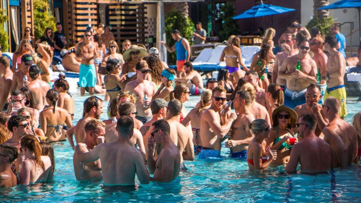 Top 5 Las Vegas Day Clubs & Pool Parties to Experience in 2017