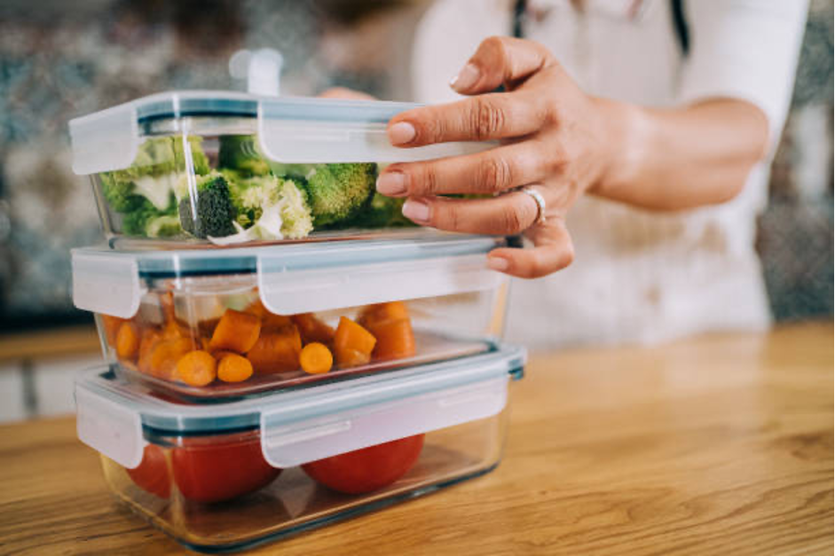 ORGANIZING AND STORING FROZEN FOOD PRODUCTS, by Byzzgrow