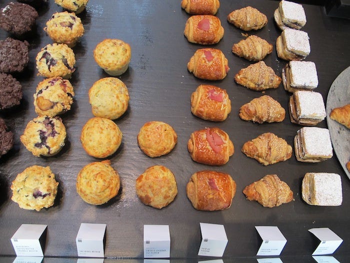 Craftsman_and_wolves_1