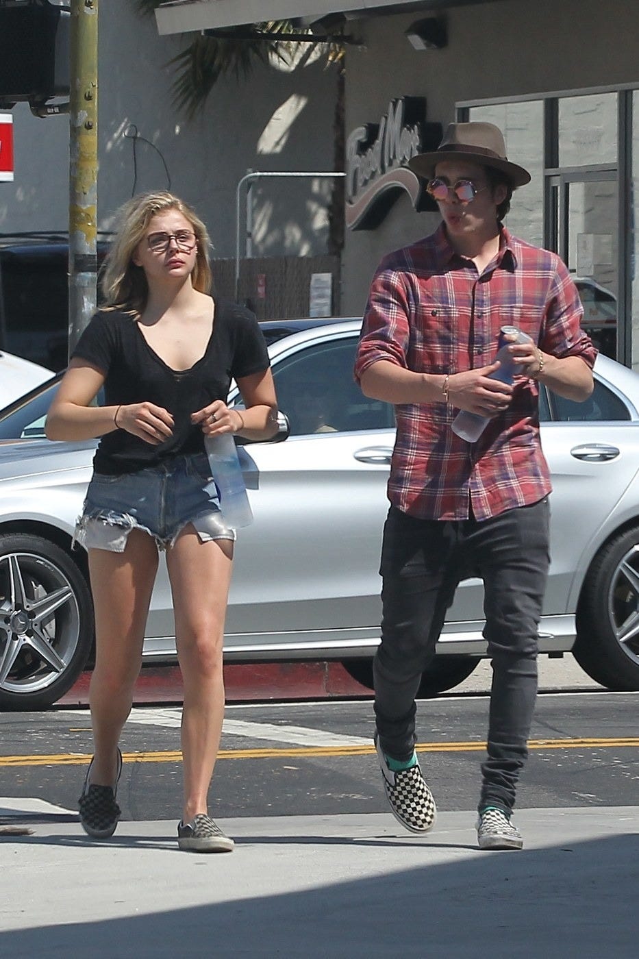 Chloe Grace Moretz joined by Brooklyn Beckham ahead of DNC speech for  Hillary Clinton