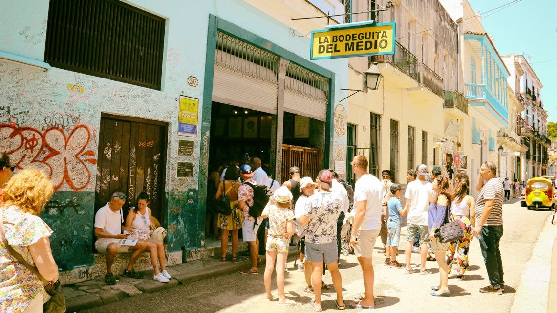 A visit through the three most iconic places in Havana: La