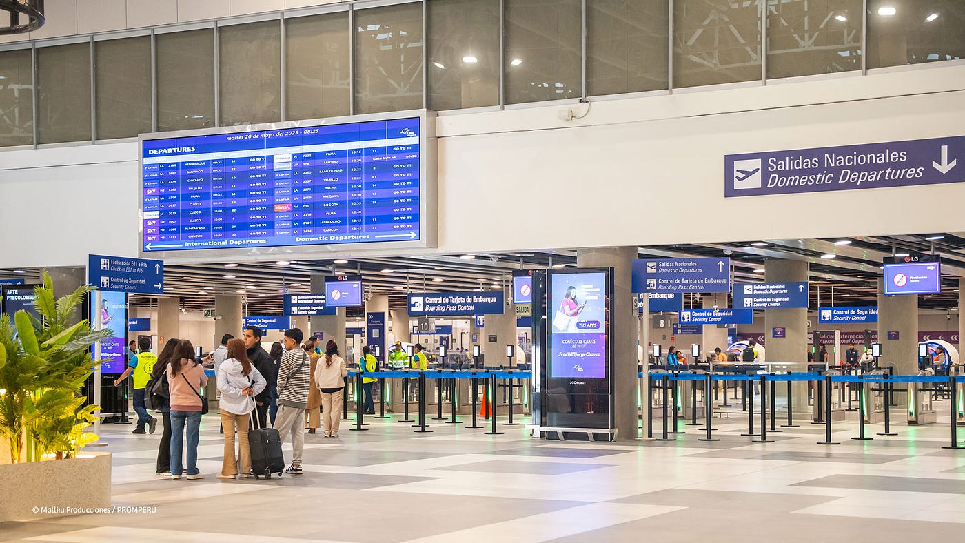 JCDecaux administra los elementos publicitarios del nuevo aeropuerto.