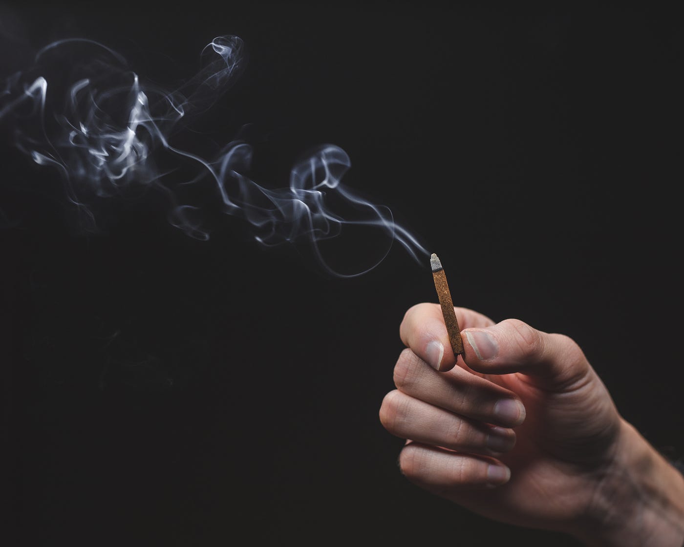 does cigarette help sleep DYK? It's common to have trouble sleeping when you first quit smoking. This  can make it harder to stay quit. Get tips to improve your sleep and manage  other symptoms of nicotine