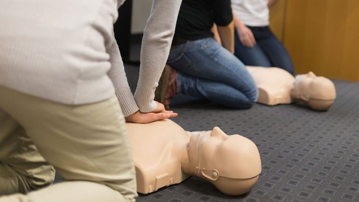 How CPR/AED/FA Training Creates a Safer and More Confident Workforce