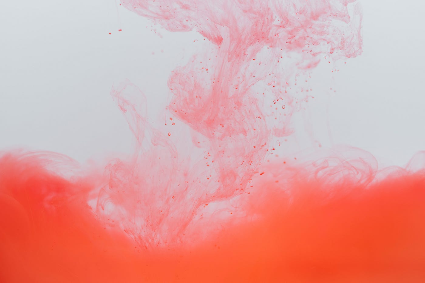 A slide of light-colored blood. Unlike traditional methods that focus on specific types of cancer, the Galleri test takes a holistic approach by examining a broad range of cancer signals within the bloodstream.