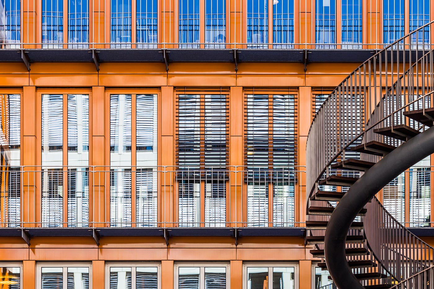 Using the Tamron 100–400 f/4.5–6.3 to photograph architecture