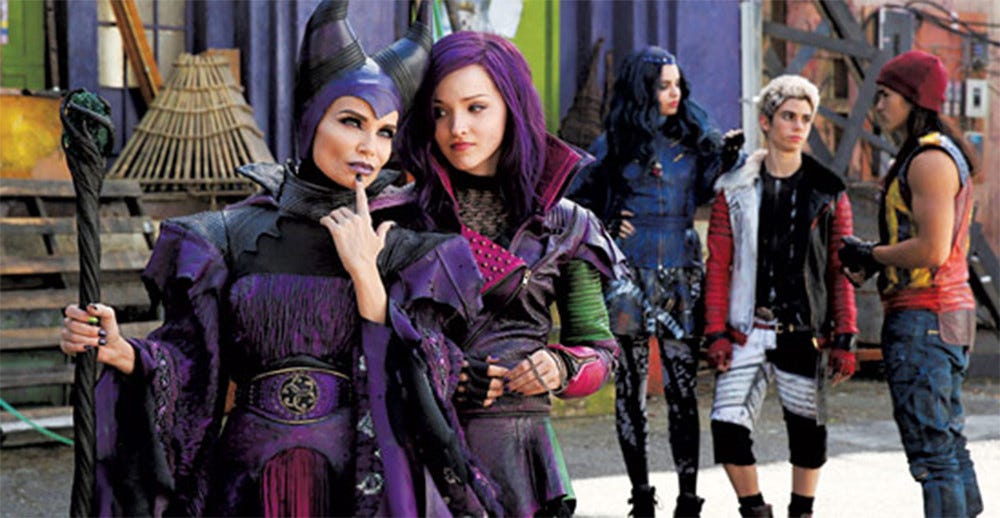 Replying to @morticiankitten #disney #disneychannel #descendants #desc