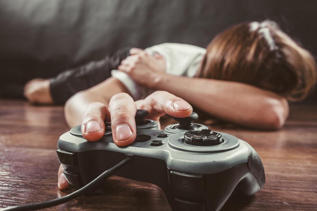 EFFECTS OF ONLINE GAMES TO STUDENTS, by Mary Nhellie Hamor