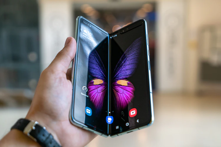 How does Foldable Smartphone Screens Work by Rancho Labs Medium