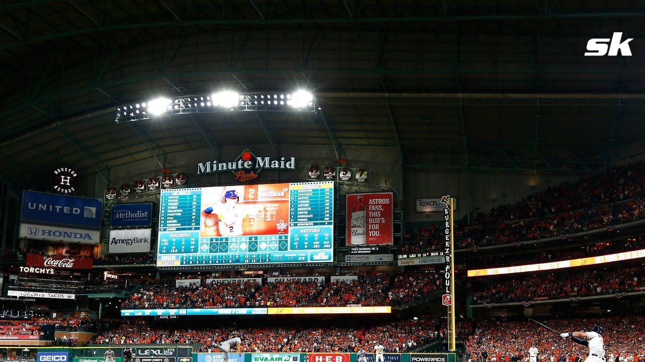 Houston Astros want the retractable roof at Minute Maid Park