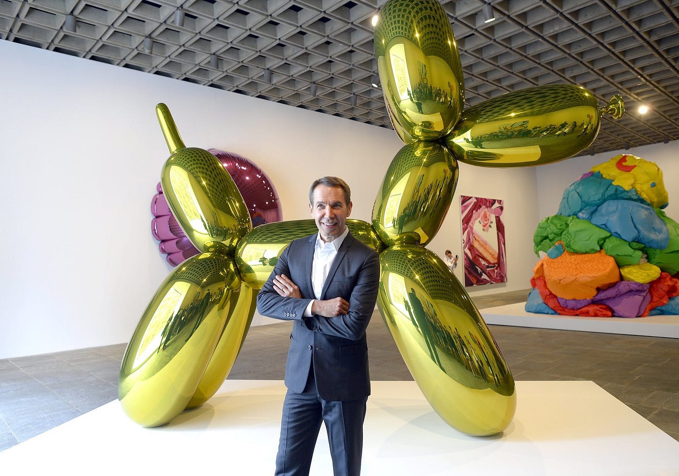 Column: The $91-million sale of a cheesy Jeff Koons statue shows