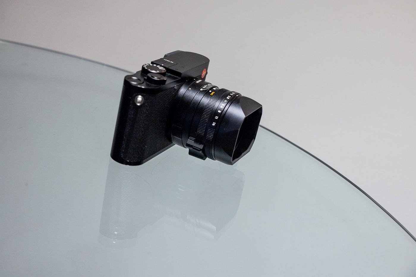 誰跟你說Leica Q2 是隨身機的. 細節是克服巨牆的關鍵| by Sam Deng | Medium