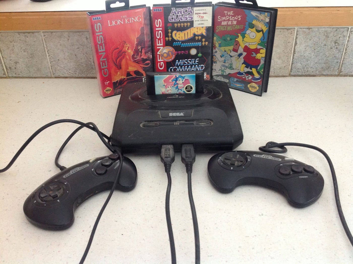 Un Sega Genesis in tutto il suo splendore. (Imgur)