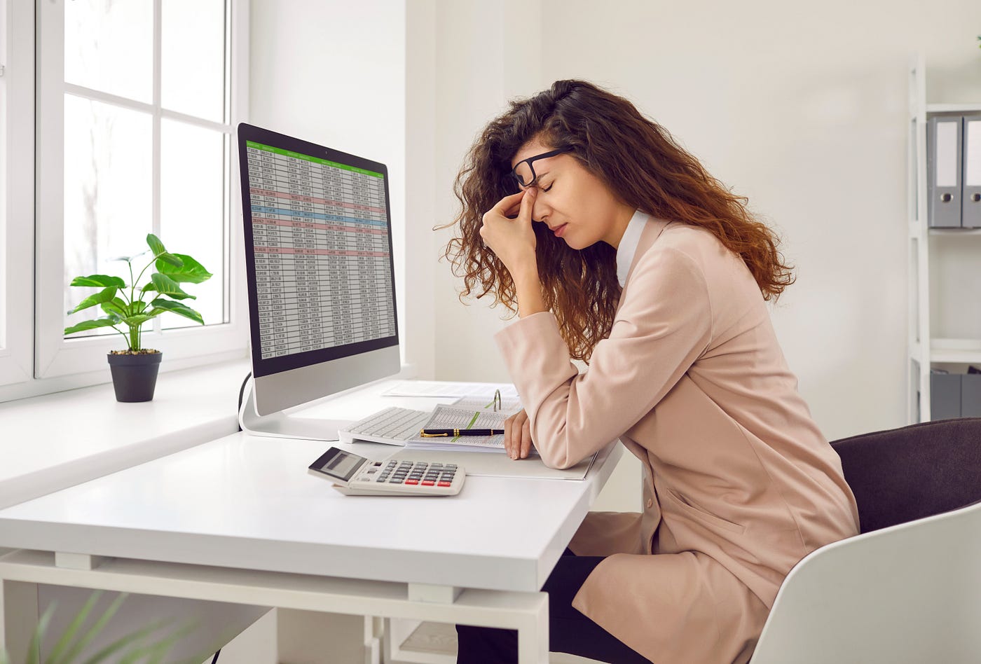 How Does Taking Breaks Every 20 Minutes Help Avoid Eye Strain?