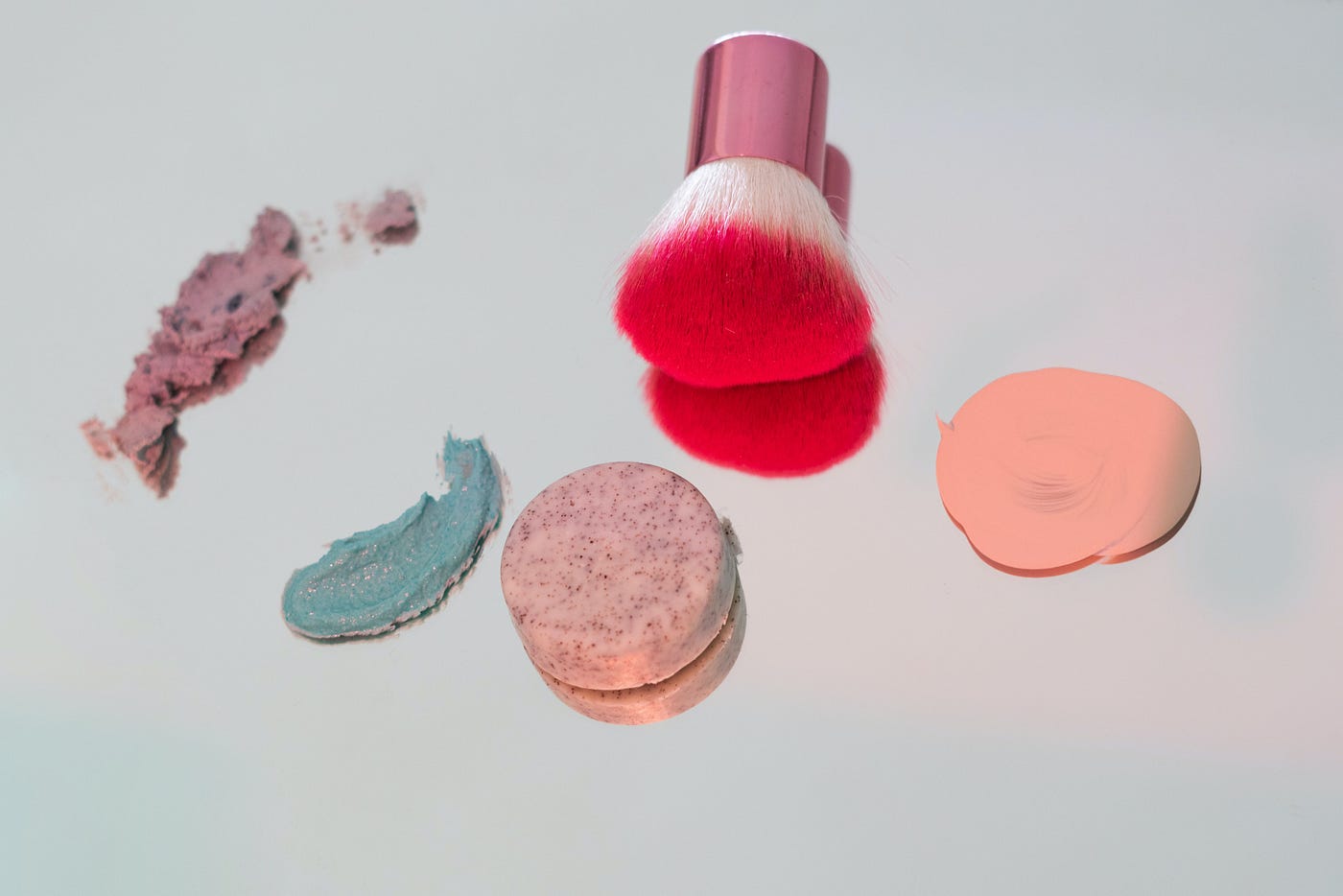 CI 77491: Red Iron Oxide in Makeup