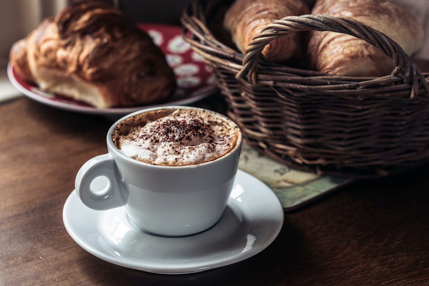 6 ways coffee shops can partner with other local businesses
