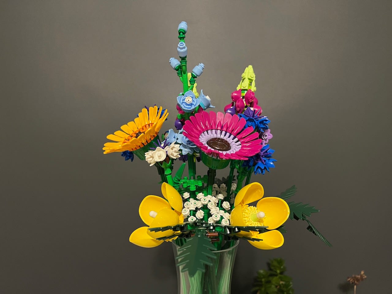 How to arrange your LEGO® flowers