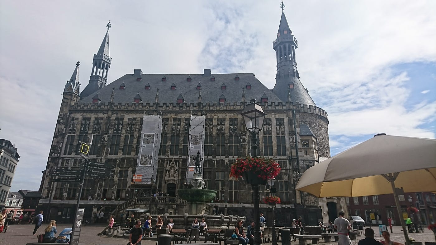 The gingerbread city ​​of Charlemagne | Voyage of Discovery