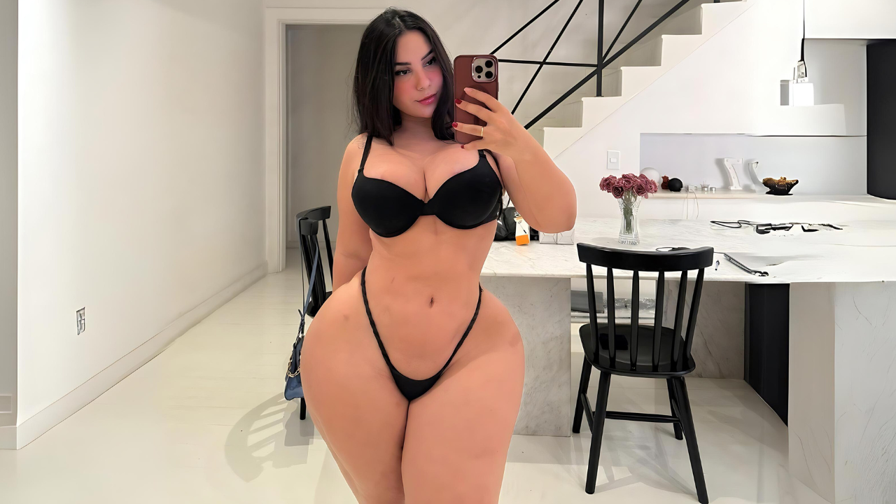 Victoria Matosa — Brazilian Curvy Plus-Size Fashion Model, Biography, Plus  Size Haul, Fashion Nova Curve | by Abhilash Bawane | Sep, 2024 | Medium