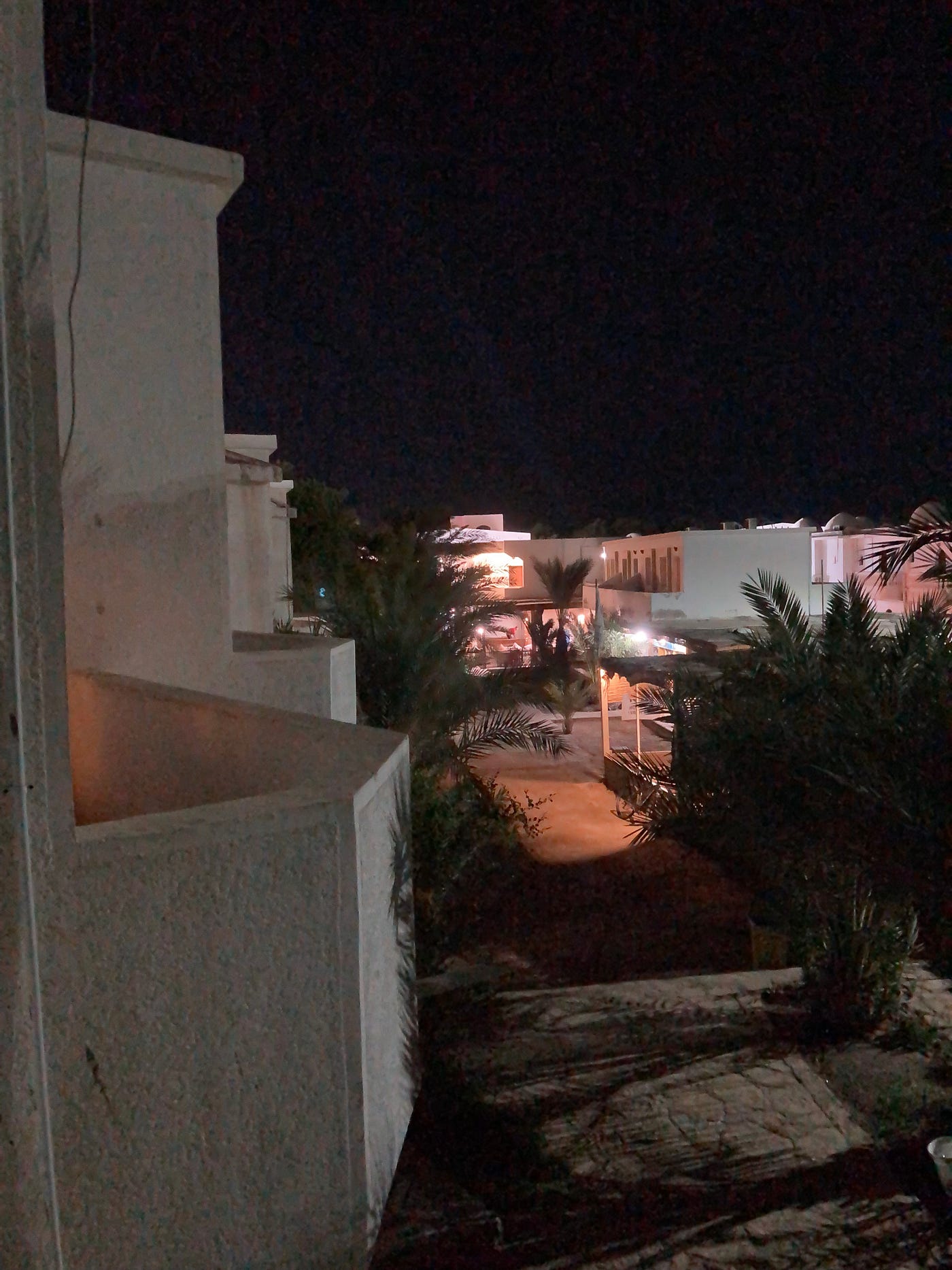 達哈布的最後一個晚上，去陽台看星星-埃及潛水日記(9)