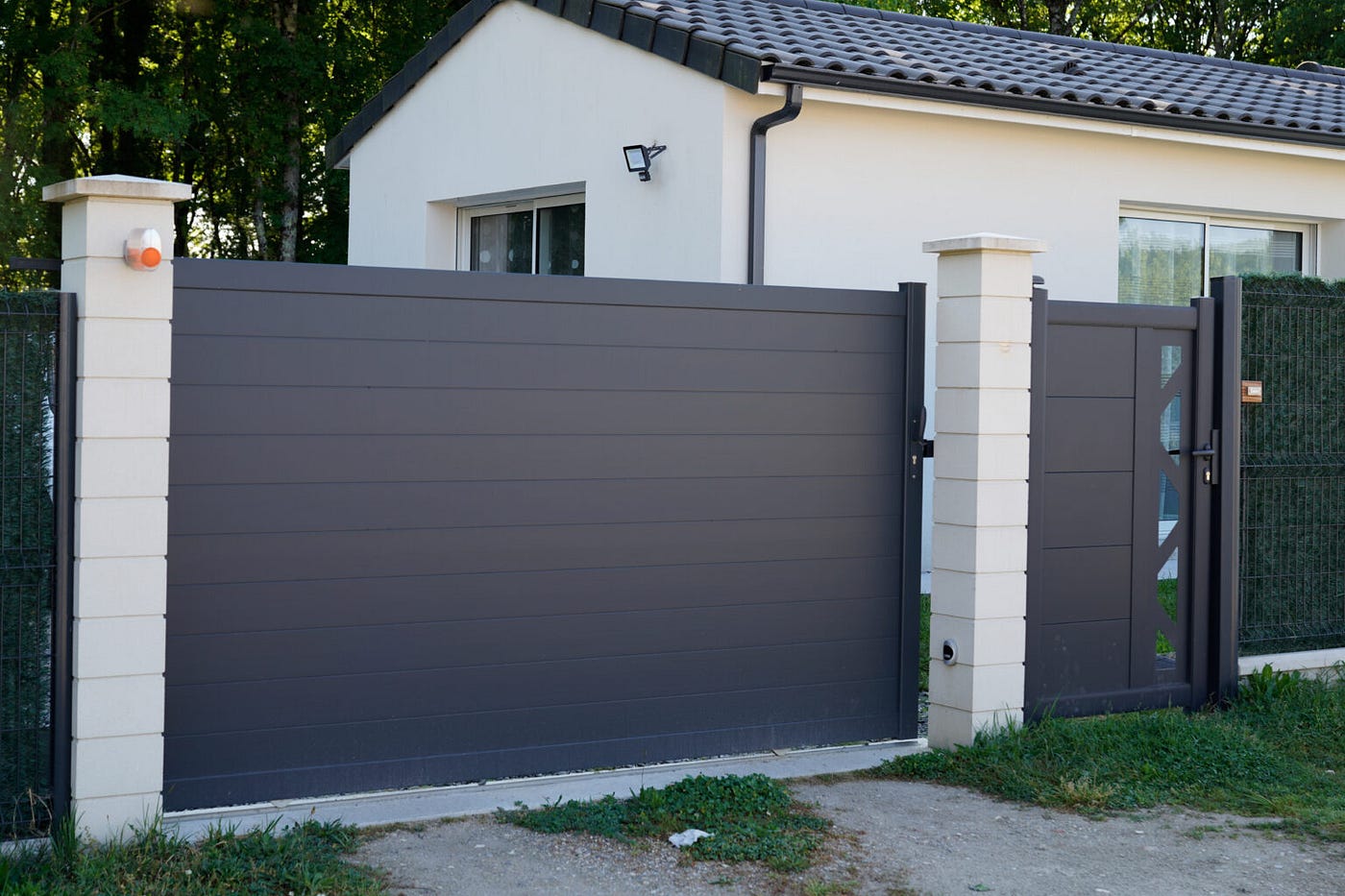 Services complets de réparation de garages et de portails : assurer la sécurité et la commodité de…