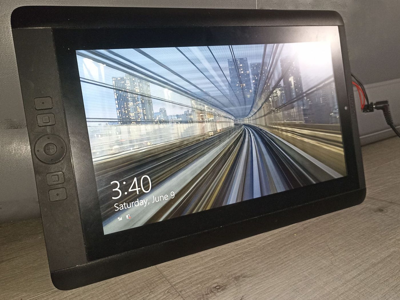 【良品】Wacom Cintiq Companionペンタブ DTH-W1300 Cintiq Companion ｜ワコムタブレットサイト｜Wacom