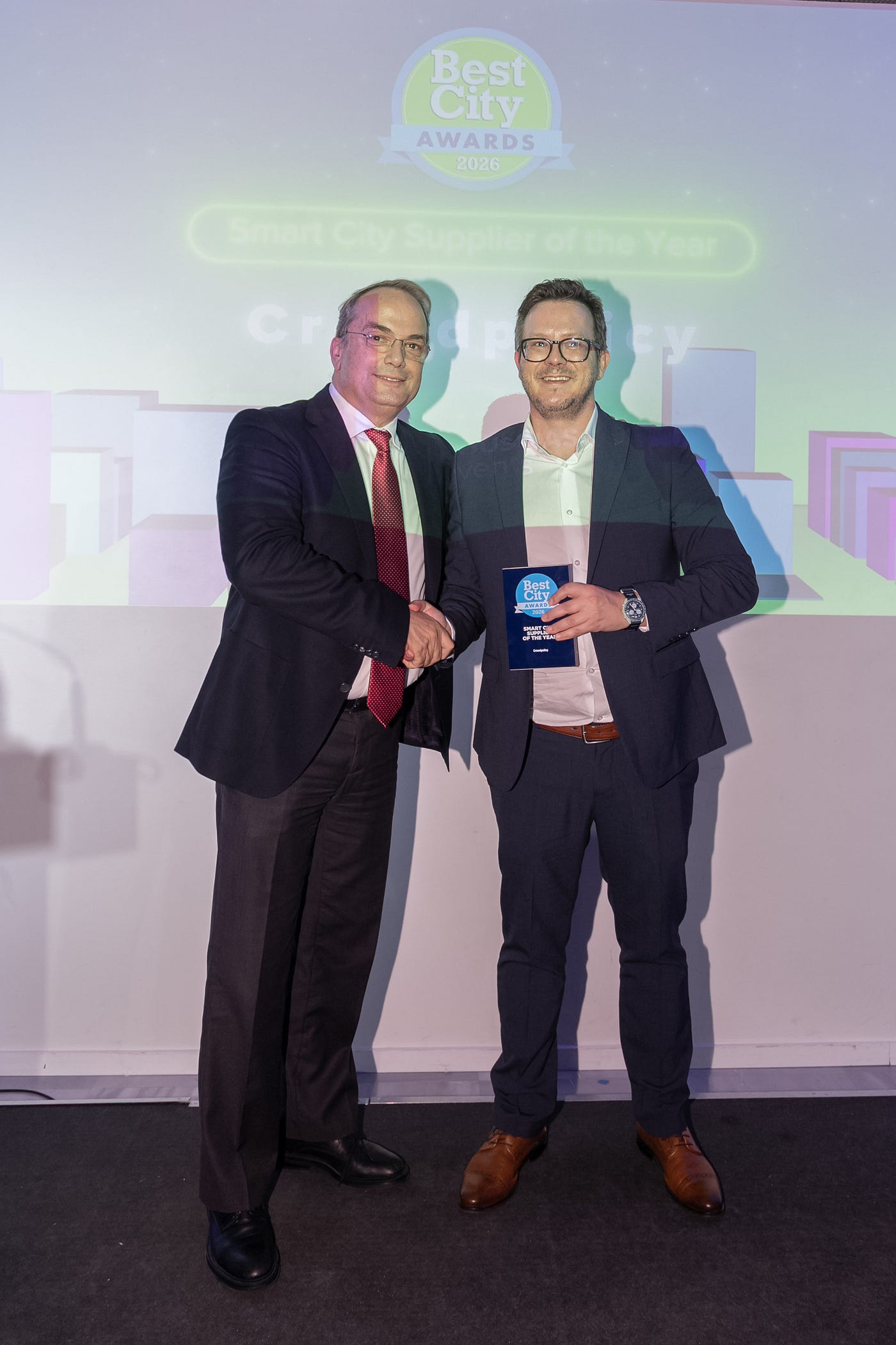 Παραλαβή του Βραβείου Smart City Supplier of the Year 2026 από τον κ. Γιώργο Καραμανώλη, Co-founder, CTO/CIO της Crowdpolicy