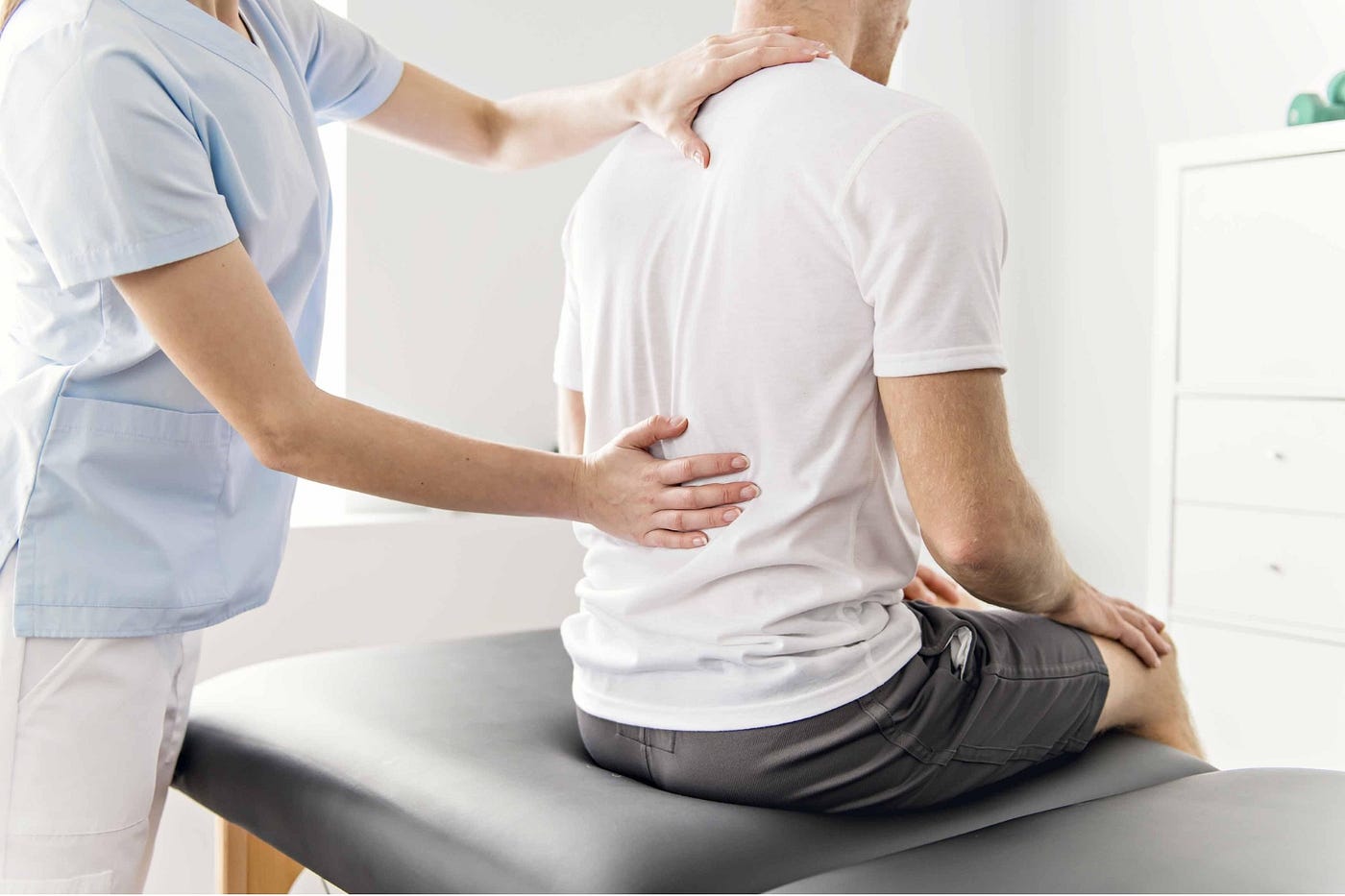 6 Daily Moves That Keep Your Spine Young
