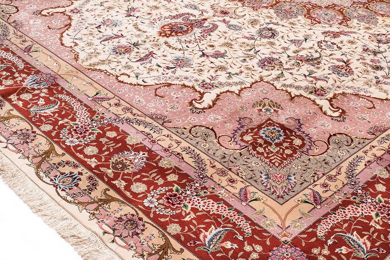 The Majestic Täbriz Teppich: A Symbol of Persian Elegance and Craftsmanship  | by Get Top Article | Medium