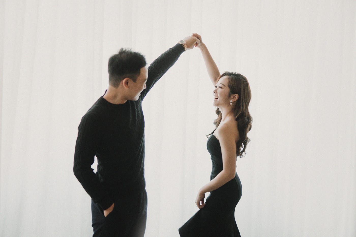 看不見但卻誘惑：黑色狂迷婚紗照｜攝影師最愛婚照拍攝主題