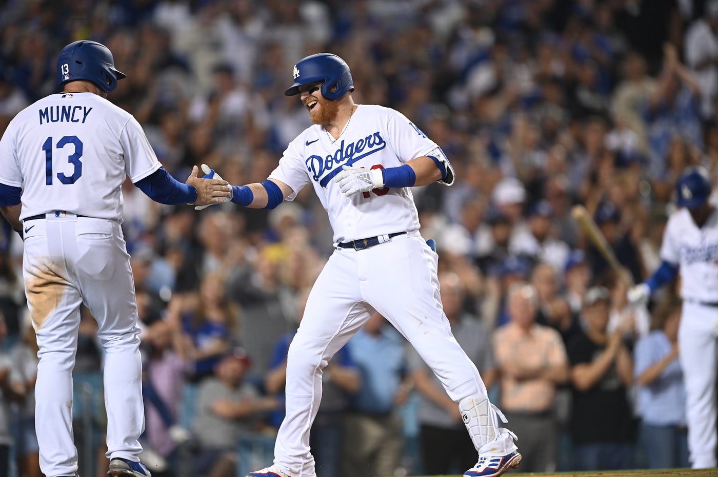 Justin Turner's two homers power Dodgers over Padres