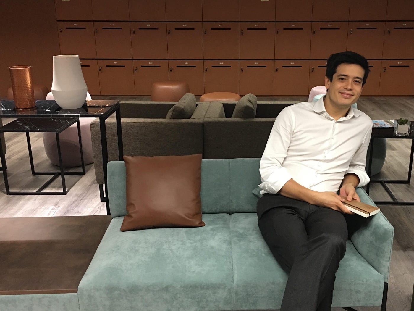Investing in Blockchain. An interview with Antony Lewis… | by Nest Ideas |  Decentralize.Today | Medium