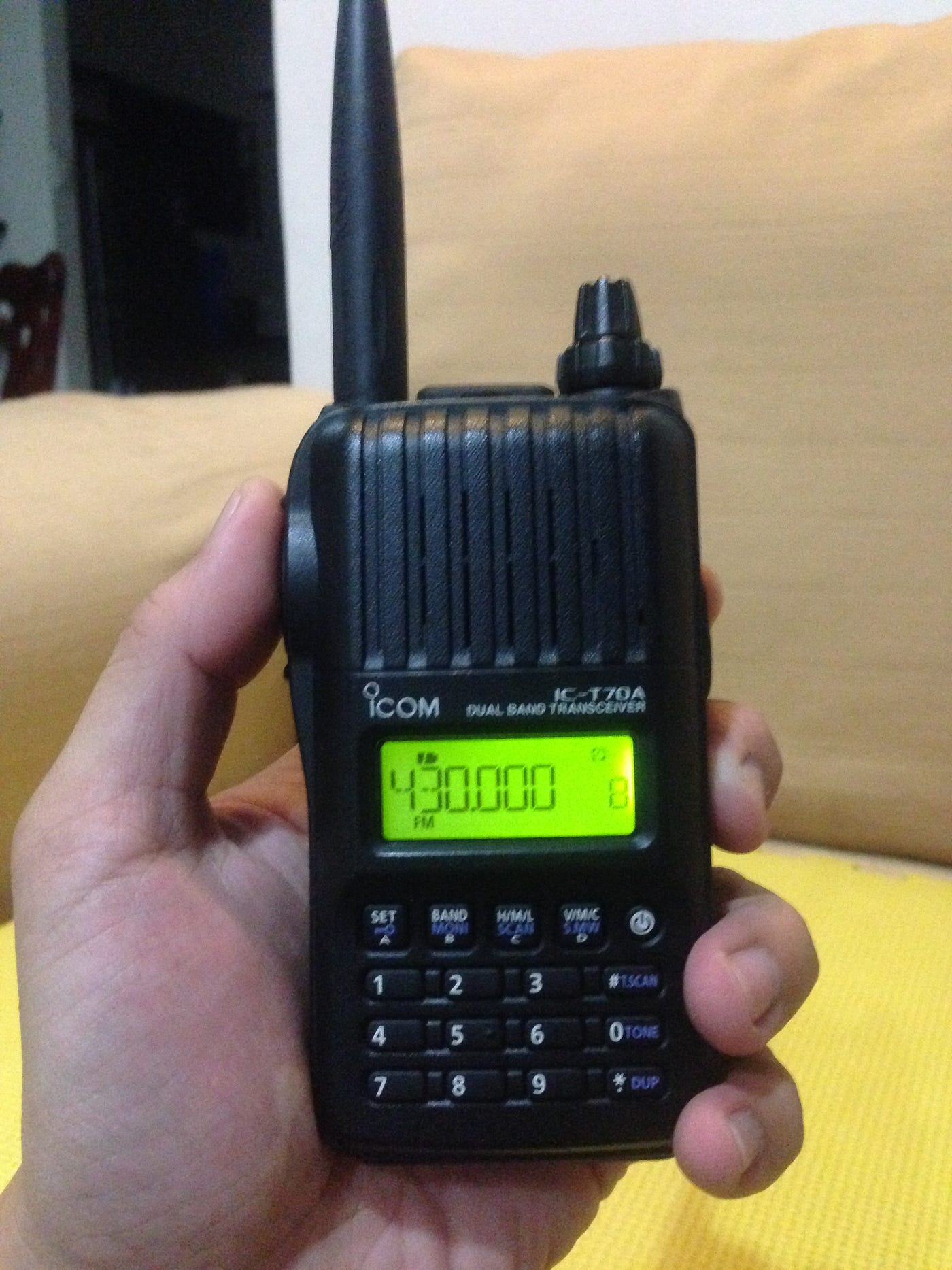 ICOM IC-T70 トランシーバー アイコムIC―T70の詳細説明