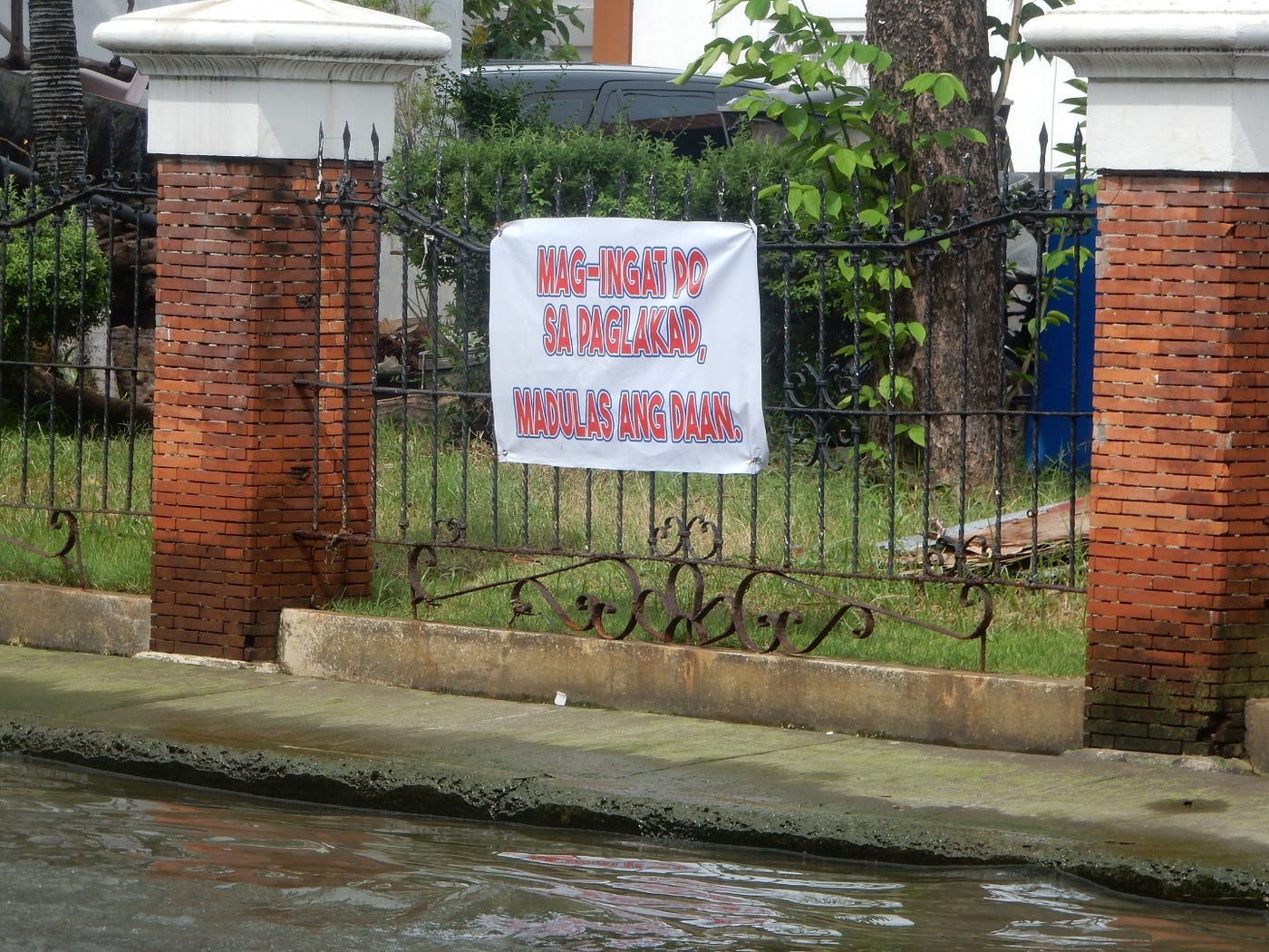 Lumot sa kalsada, perwisyo sa mga residente ng Hagonoy