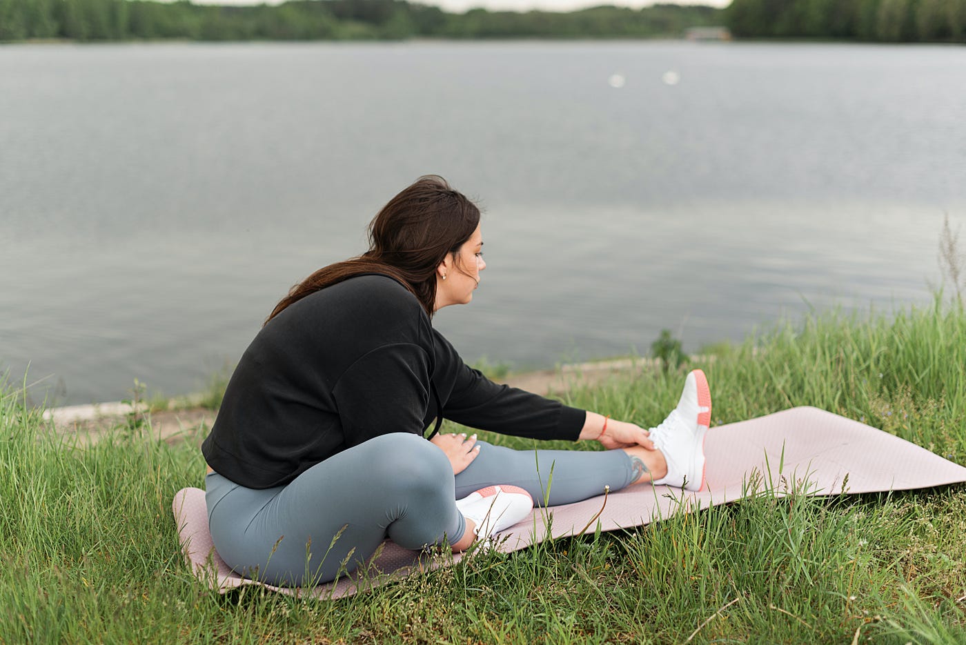 Where Lululemon Aligns Fall Short — The Curvy Girl Yoga Pant Dilemma, by  Alicia Daley, Savasana Today