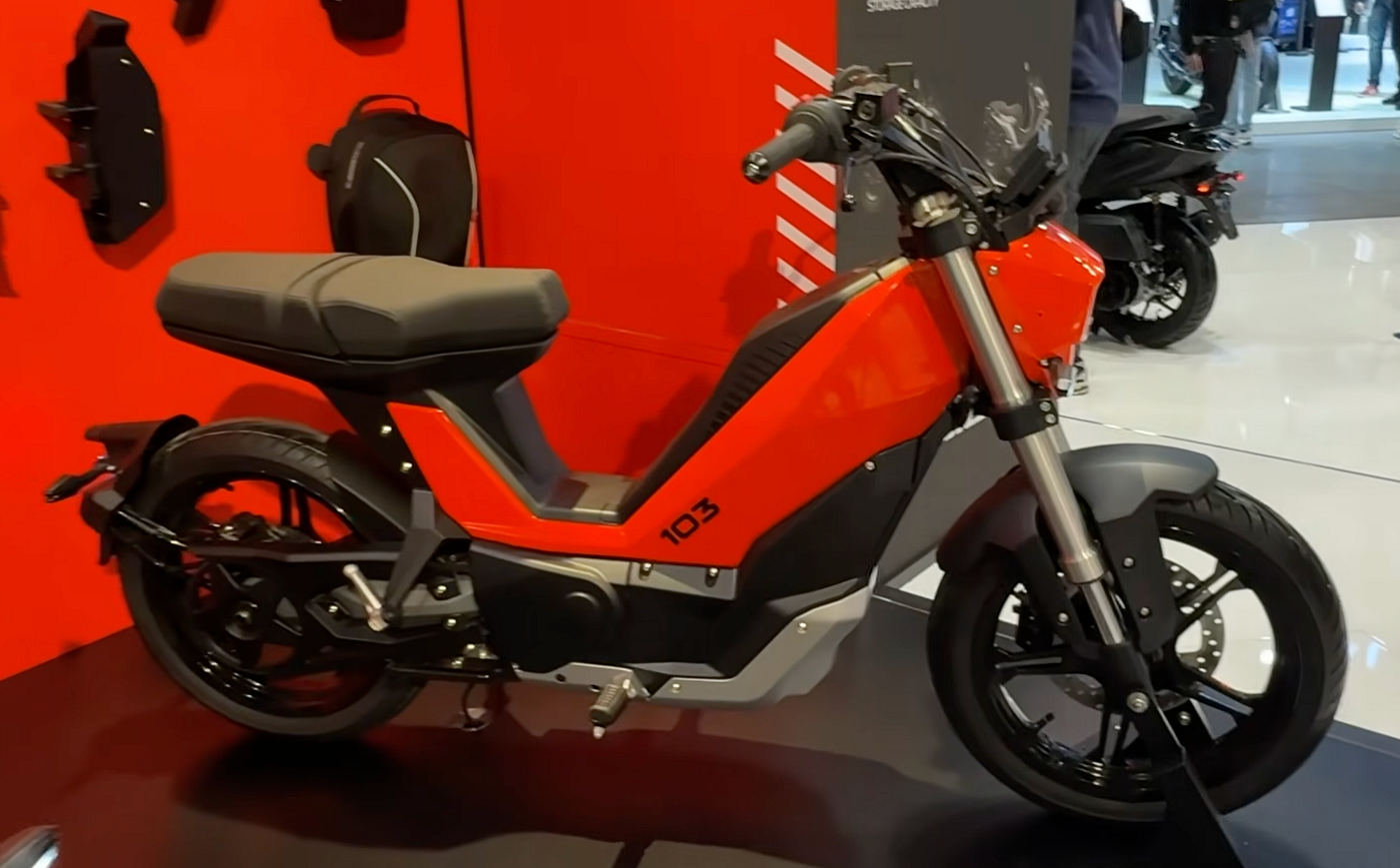 Red 103 Electric Scooter (media by JC)
