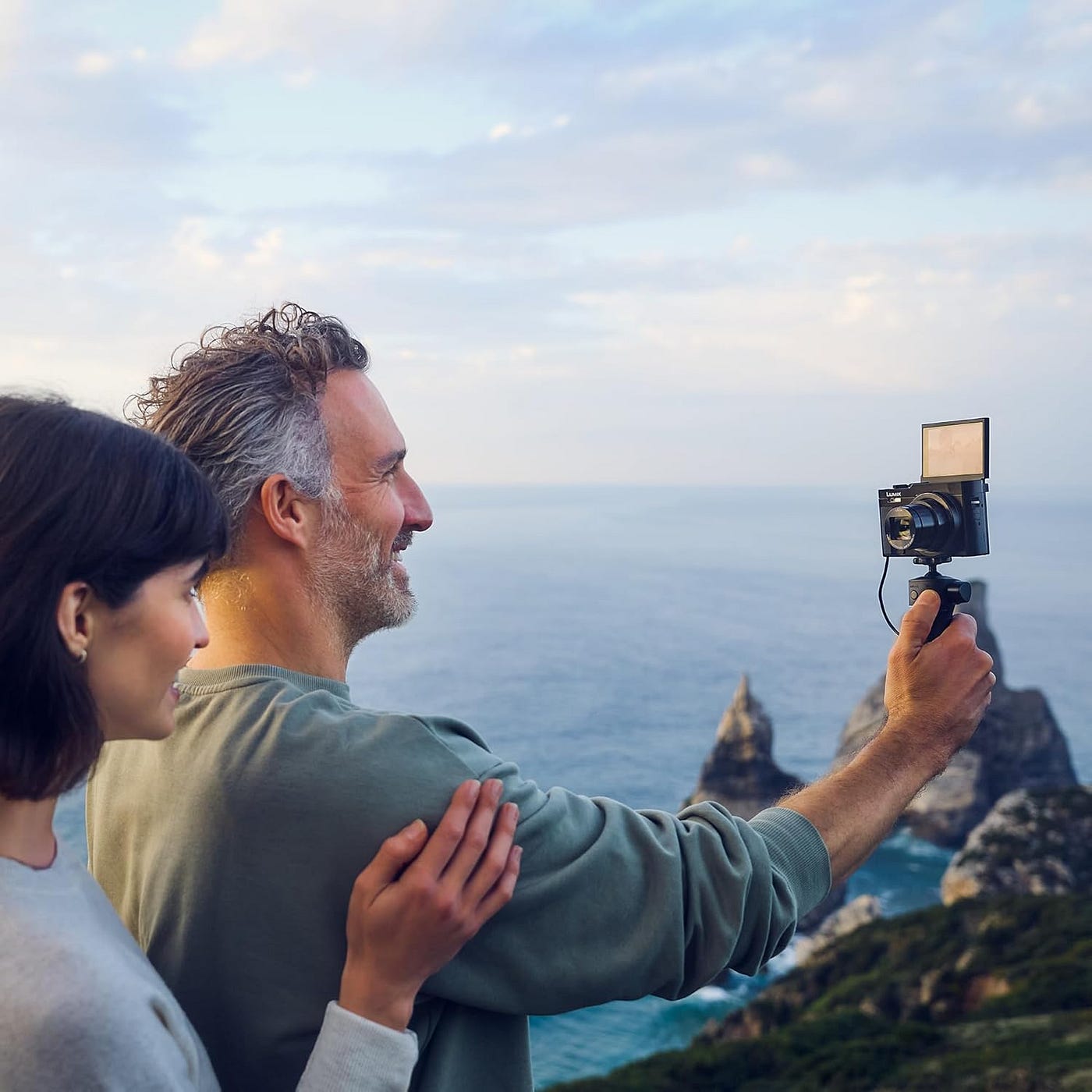 Panasonic LUMIX ZS99: A Budget-Friendly Alternative to the Canon G7 X Mark III 📸