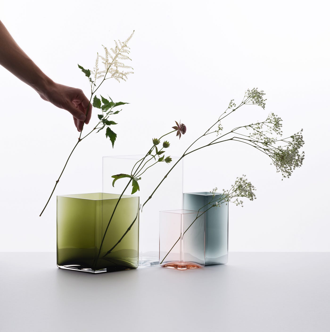 ロナン&エルワン・ブルレック Ruutu Vase 2015 Ruutu — a delicate and simple vase made by mouth blown glass