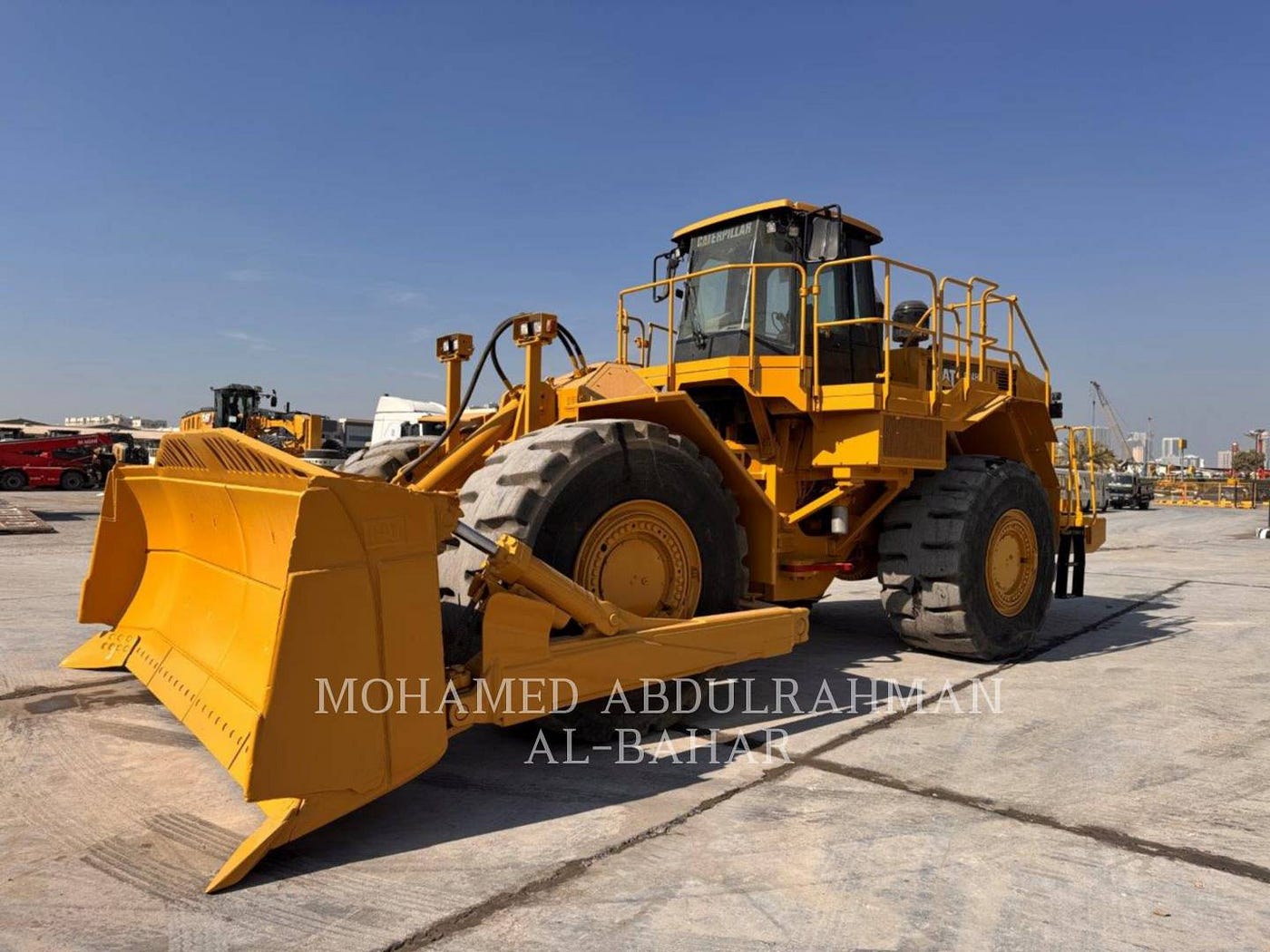 Get a cost-effective wheel dozer in the UAE for Contractors.