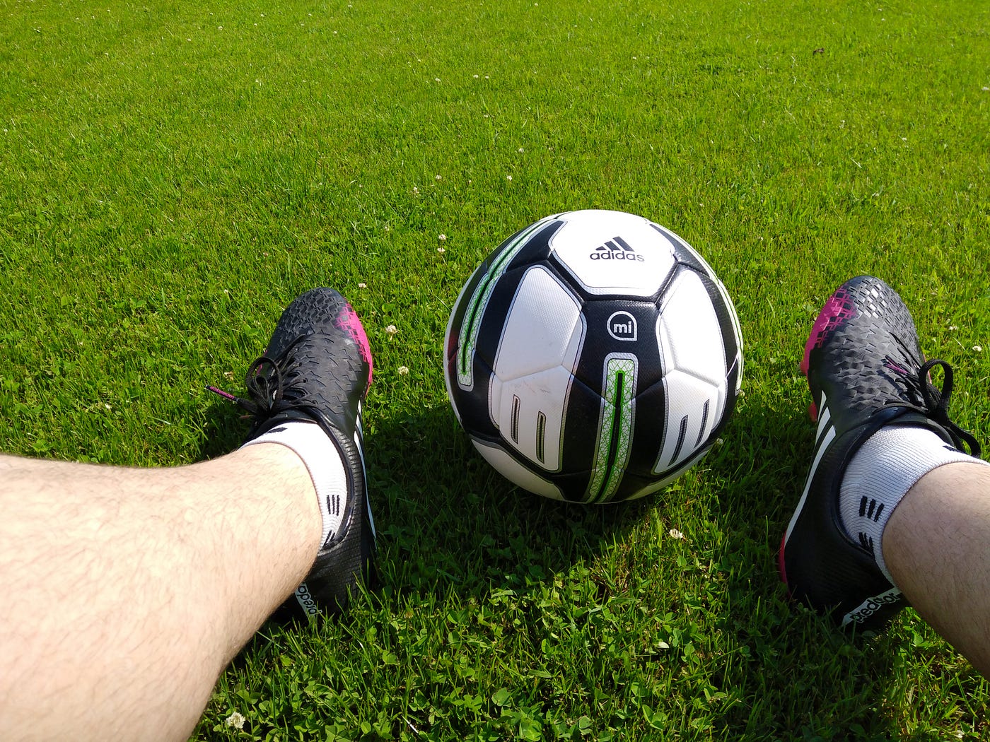 Ballon de foot intelligent Adidas miCoach Iphone