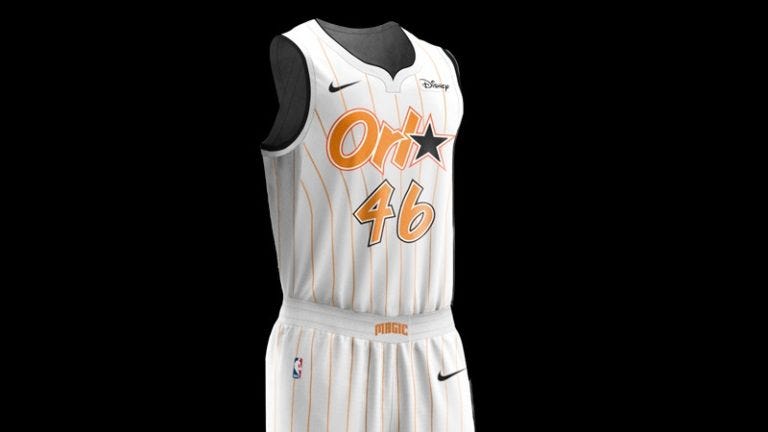 Phoenix Suns presentan su nuevo uniforme edición medianoche
