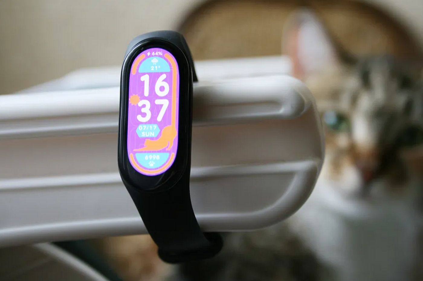 Xiaomi Launches Mi Band 7 Pro With Large AMOLED Display, and Dozens of  Features for $60