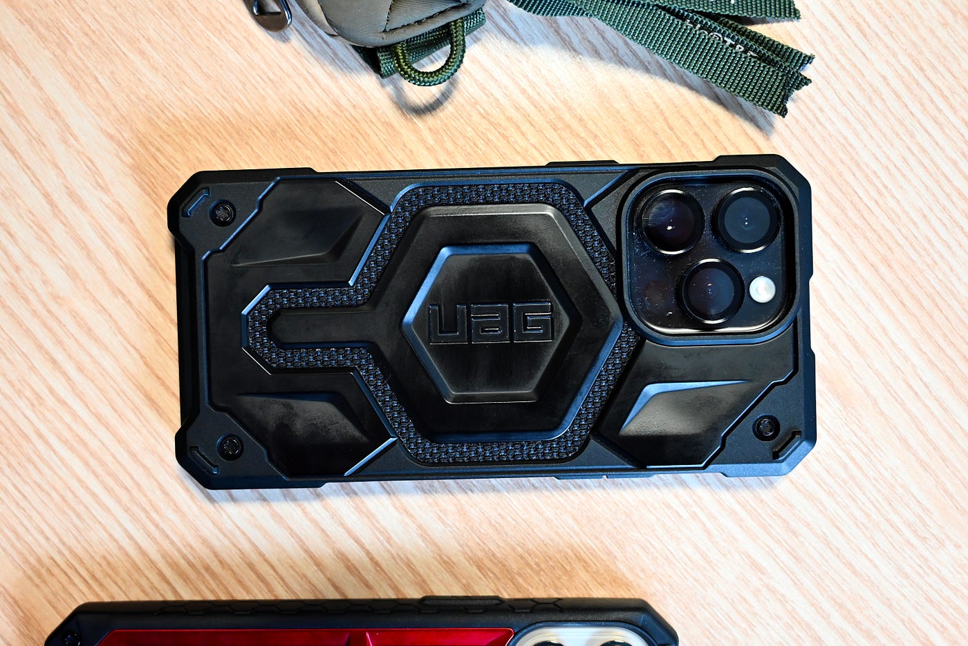 UAG Monarch Pro Kevlar for MagSafe