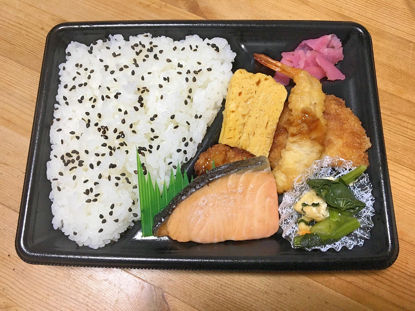 Japanese Bento Boxes That Prioritize Artistic Value Over Taste