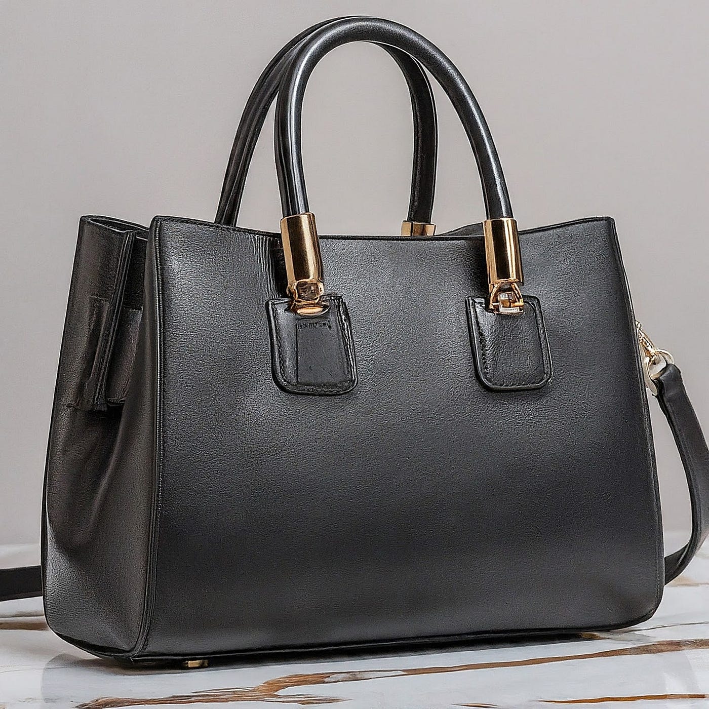 The Timeless Elegance of Black Bags: A Wardrobe Essential for Every Woman