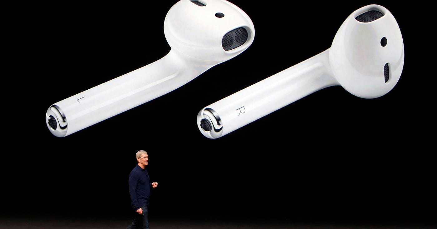 Un mese con gli AirPods nelle orecchie: vale davvero la pena acquistarli? |  by Andrea Rotolo | Medium