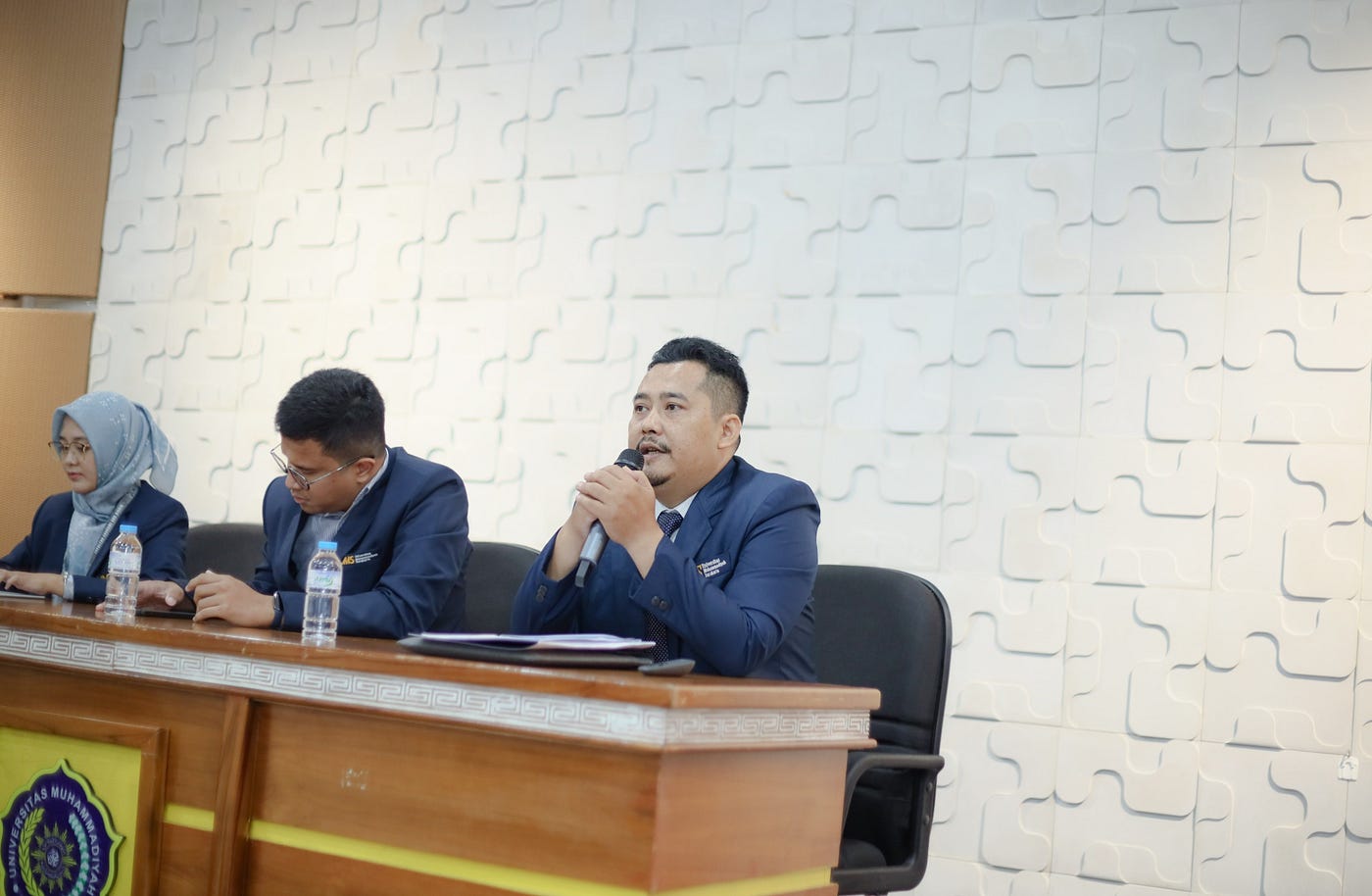 Ketua Program Studi Akuntansi FEB UMS, Dr. Mahameru Rosy Rochmatullah, S.E., M.Si., menjelaskan selayang pandang kurikulum dan mata kuliah yang saat ini berjalan di Prodi Akuntansi FEB UMS