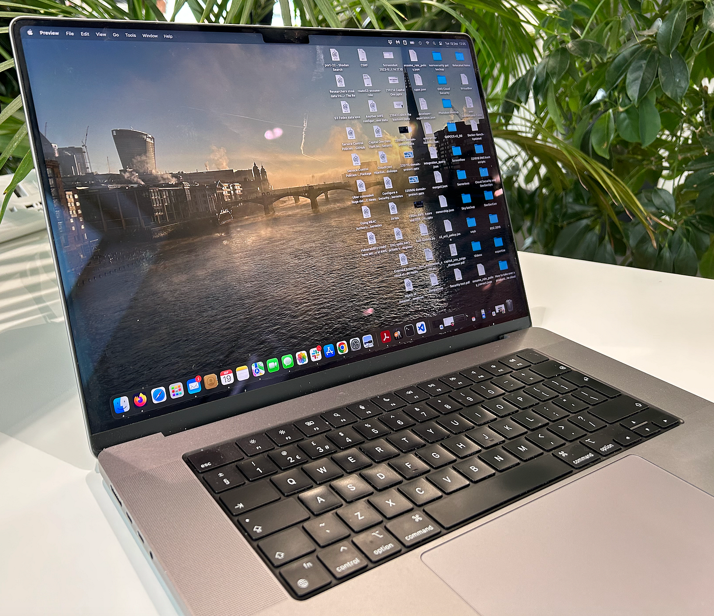 AWS IAM Roles Anywhere with MacOS Keychain | by Paul Schwarzenberger |  Medium