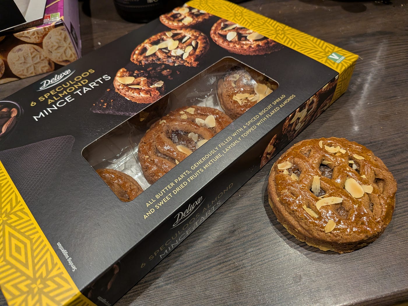 Festive Review #3: Deluxe Speculoos Almond Mince Tarts