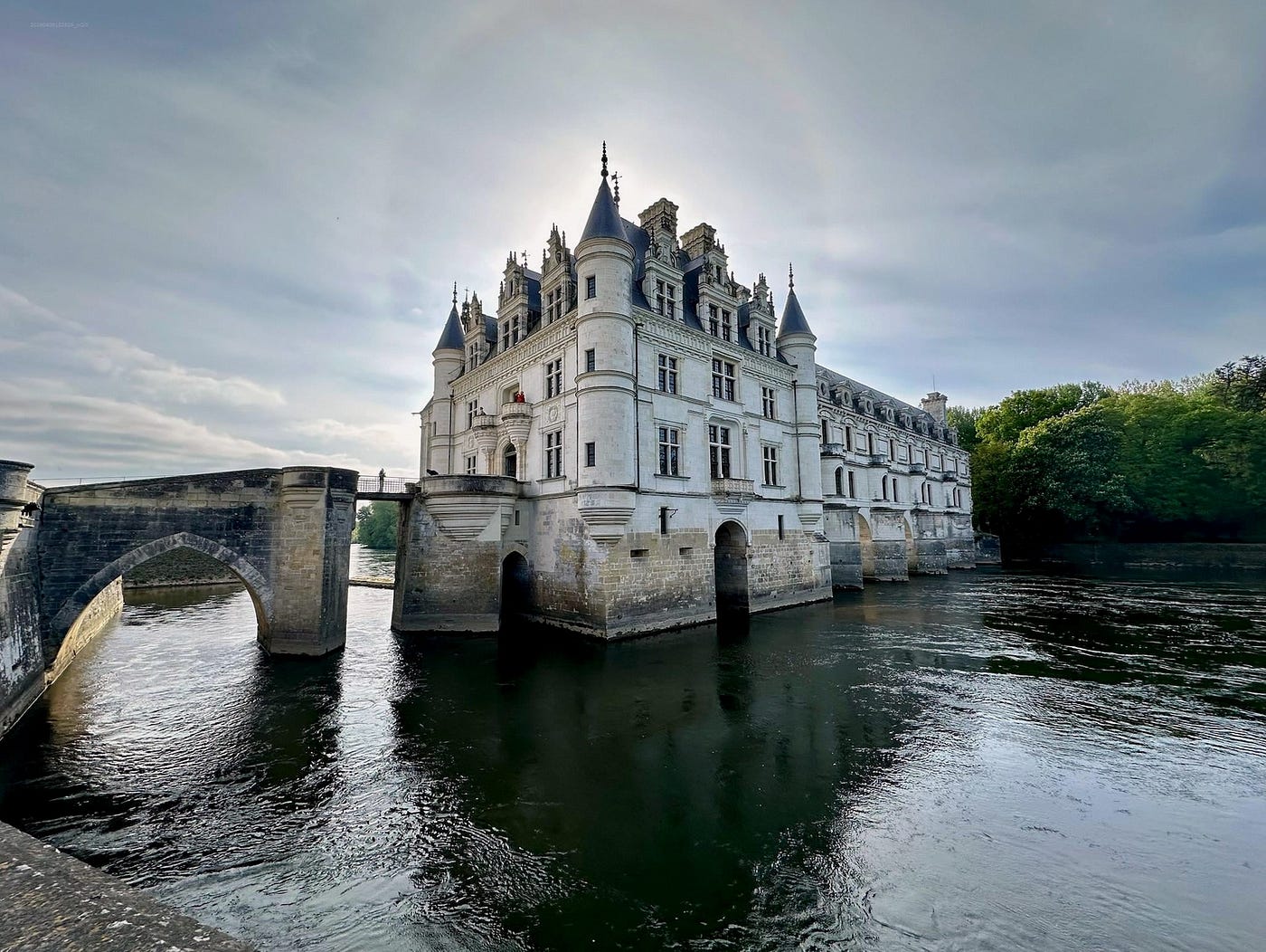 Positive Travel Experience Shared: Insights and Recommendations for Memorable Trips